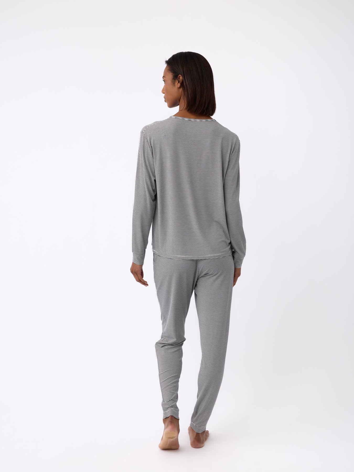 Women's Bamboo Stretch-Knit Tapered Pant